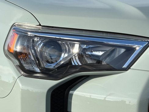 Used 2023 Toyota 4Runner TRD Off-Road AWD/4WD image 12