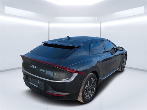 Used 2024 Kia EV6 Light image 3