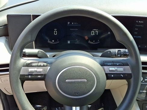 Used 2025 Hyundai Tucson SE image 21