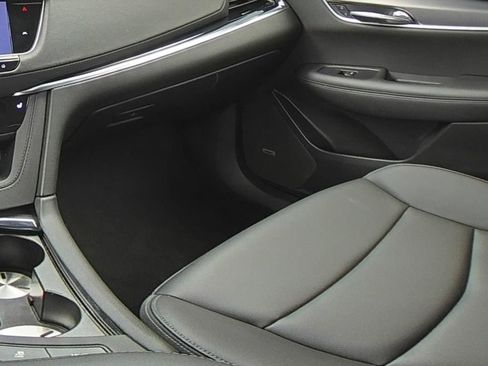 New 2025 Cadillac XT6 Luxury w/ LPO, Floor Liner Package image 25