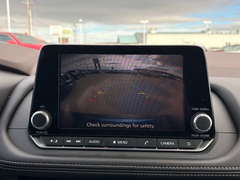 Used 2023 Nissan Rogue S image 23