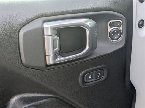 Used 2024 Jeep Wrangler Rubicon w/ Technology Group image 14