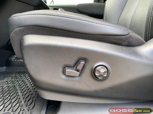Used 2025 Chrysler Pacifica Select FWD image 26