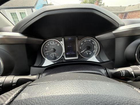 Used 2016 Toyota Tacoma SR5 w/ Towing Package RWD image 16