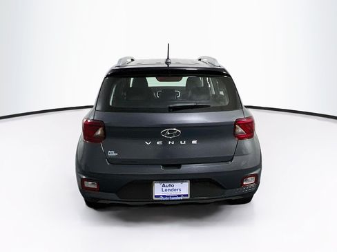 Used 2023 Hyundai Venue Limited FWD image 6