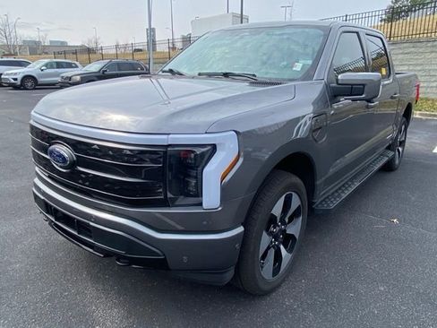 Used 2023 Ford F150 Lightning Platinum image 9