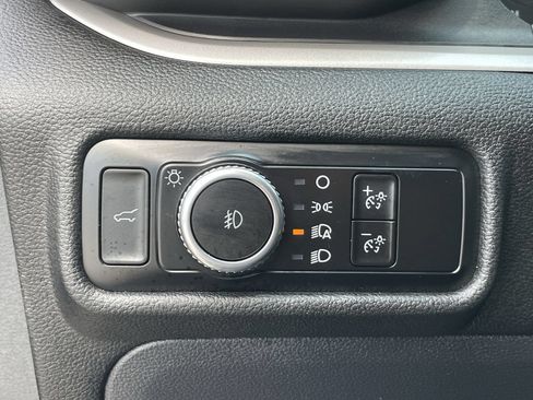 Used 2023 Ford Explorer XLT w/ Equipment Group 202A RWD image 29
