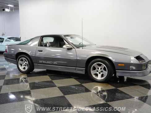 Used 1988 Chevrolet Camaro IROC-Z RWD image 16