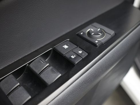 Used 2022 Lexus UX 200 w/ Accessory Package (Z1) FWD image 15