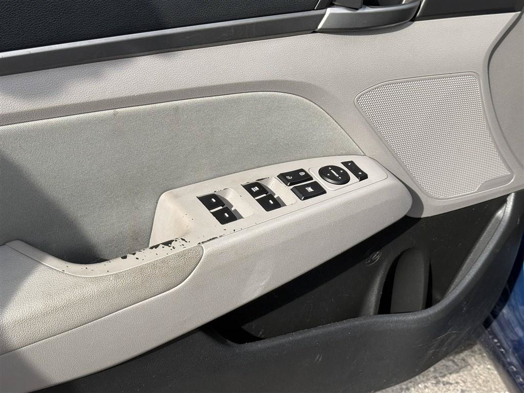 Used 2018 Hyundai Elantra SEL FWD image 8