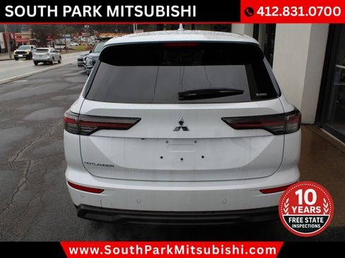 New 2026 Mitsubishi Outlander ES image 8