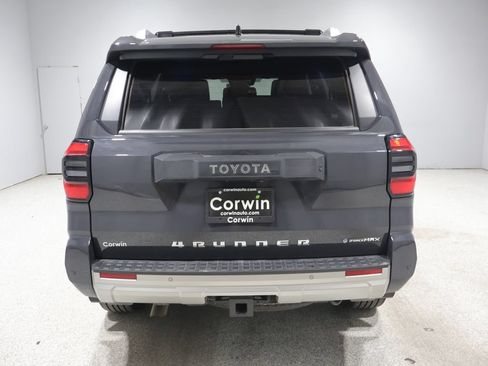 Used 2025 Toyota 4Runner Limited AWD/4WD image 3