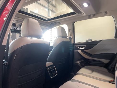 Used 2022 Subaru Forester Limited image 6