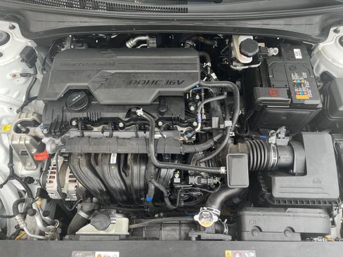 Used 2024 Hyundai Elantra Limited FWD image 31