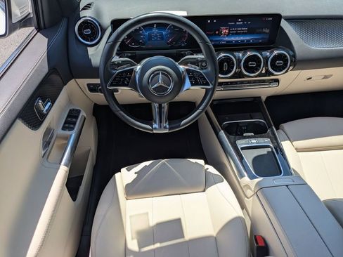 Used 2025 Mercedes-Benz GLA 250 4MATIC image 24