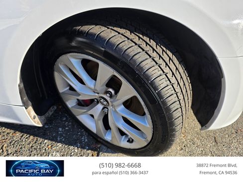 Used 2013 Hyundai Genesis 3.8 RWD image 27