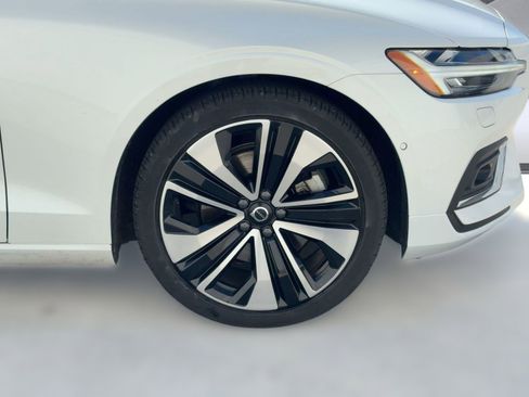 Used 2026 Volvo XC40 B5 Plus w/ Protection Package Premier AWD/4WD image 11