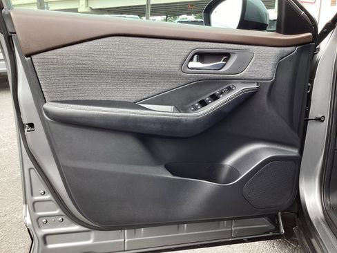 Used 2023 Nissan Rogue SV FWD image 29
