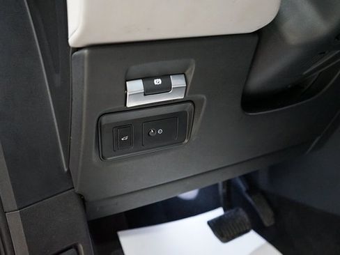 Used 2020 Land Rover Range Rover Evoque SE image 33