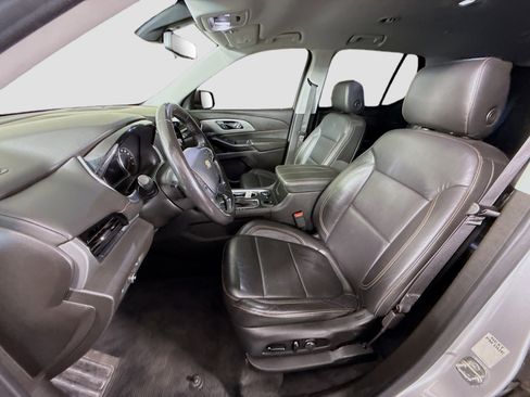 Used 2021 Chevrolet Traverse LT w/ LT Premium Package image 22