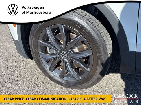 Certified 2023 Volkswagen Tiguan SE w/ Panoramic Sunroof Package image 9