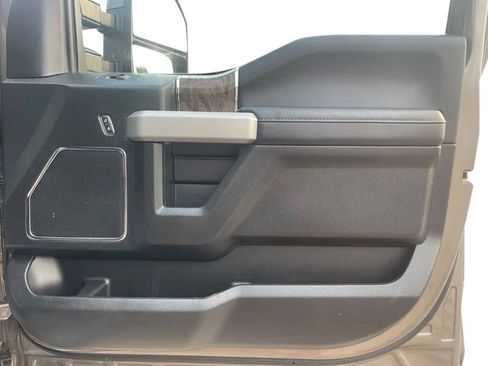 Used 2019 Ford F250 Lariat w/ Lariat Value Package AWD/4WD image 22