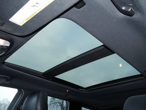 Used 2022 Jeep Grand Cherokee Limited image 4