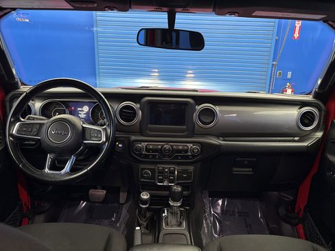 Used 2020 Jeep Wrangler Unlimited Sahara AWD/4WD image 23