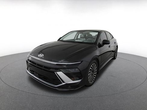 Used 2025 Hyundai Sonata SEL FWD image 3