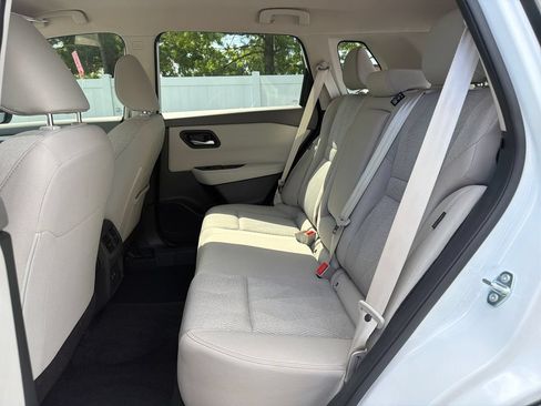 Used 2025 Nissan Rogue SV AWD/4WD image 24