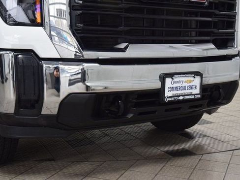 Used 2024 GMC Sierra 3500 Pro w/ Convenience Package image 7