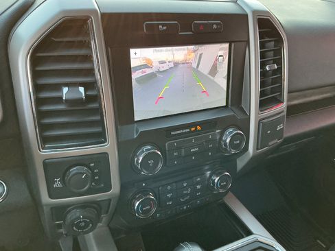 Used 2018 Ford F150 Lariat w/ Max Trailer Tow Package image 14