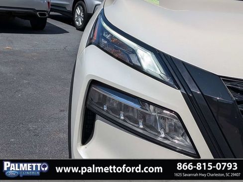Used 2023 Nissan Rogue SV w/ SV Premium B Package FWD image 9