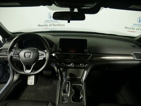 Used 2022 Honda Accord Sport image 9