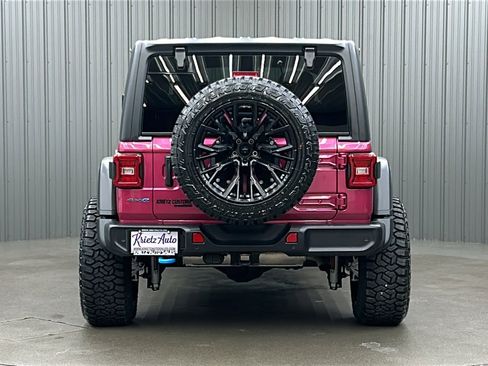 Used 2024 Jeep Wrangler Unlimited image 4