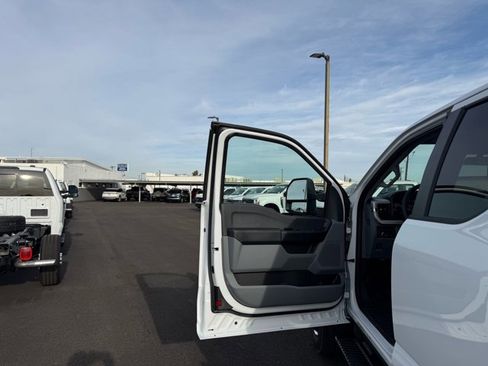 New 2026 Ford F550 4x4 Supercab Super Duty image 11