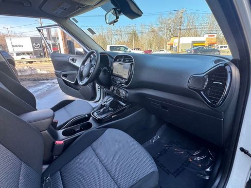 Used 2023 Kia Soul S image 16