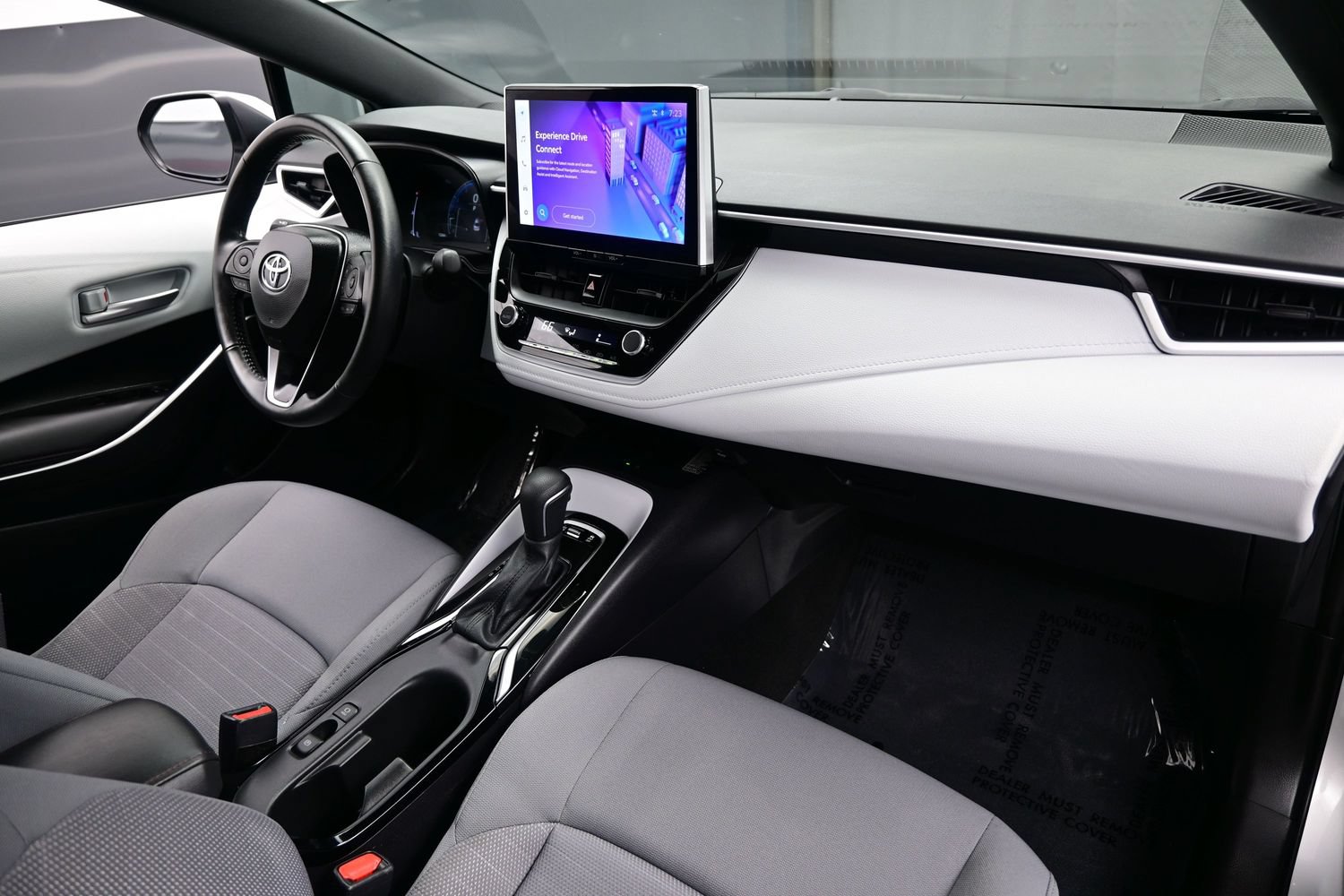 Used 2025 Toyota Corolla SE w/ SE Premium Package FWD image 14