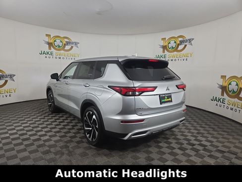 New 2025 Mitsubishi Outlander SE image 5