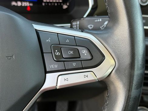 Used 2023 Volkswagen Jetta SE w/ Panoramic Sunroof Package FWD image 19