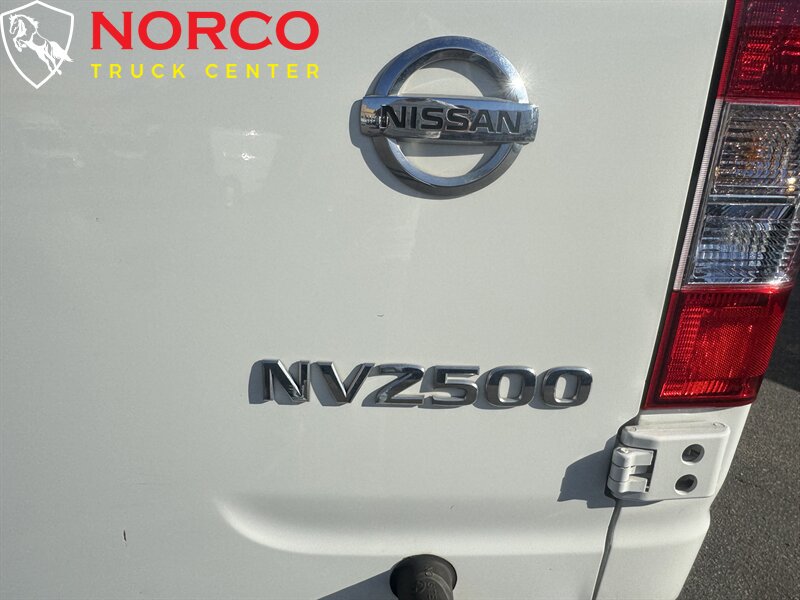 Used 2019 Nissan NV 2500 SV RWD image 13