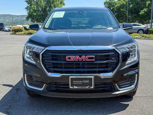 Used 2024 GMC Terrain SLE AWD/4WD image 4