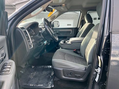 Used 2015 RAM 2500 SLT w/ Luxury Group AWD/4WD image 9