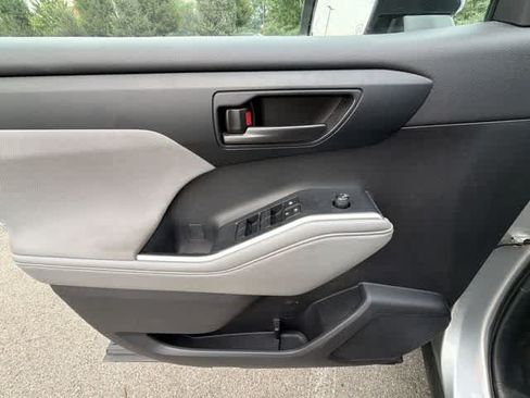 Used 2023 Toyota Highlander LE w/ Protection Package #3 (TMS) FWD image 16