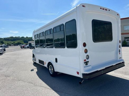 Used 2025 Ford E-450 and Econoline 450 Super Duty w/ Shuttle Bus Prep Package RWD image 5