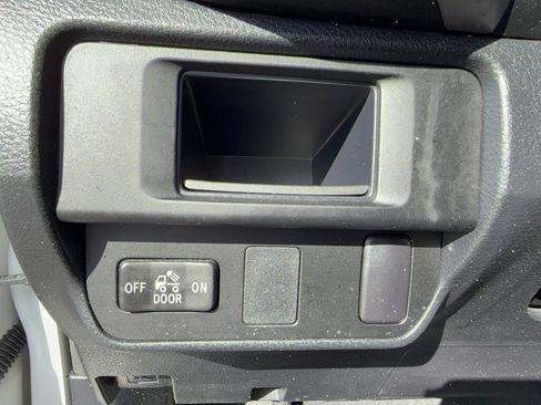 Used 2017 Toyota Tacoma SR5 image 26