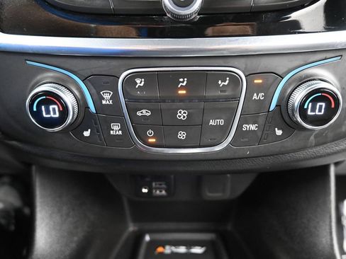 Certified 2023 Chevrolet Traverse RS AWD/4WD image 21