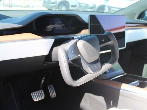 Used 2023 Tesla Model X AWD/4WD image 8