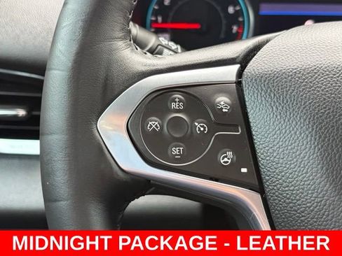 Used 2022 Chevrolet Traverse LT w/ LPO, Blackout Package FWD image 21