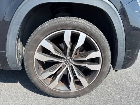Used 2020 Volkswagen Atlas Cross Sport SEL R-Line AWD/4WD image 24